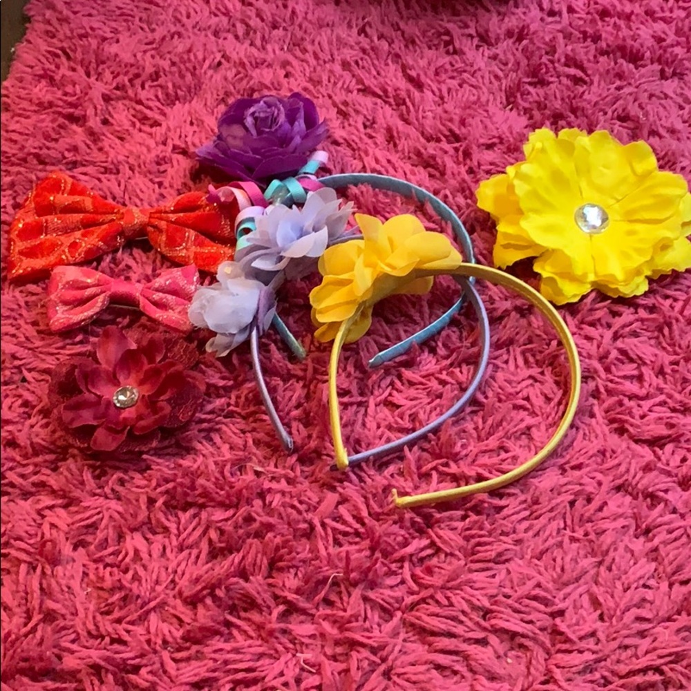 Lot of 8 hair bows